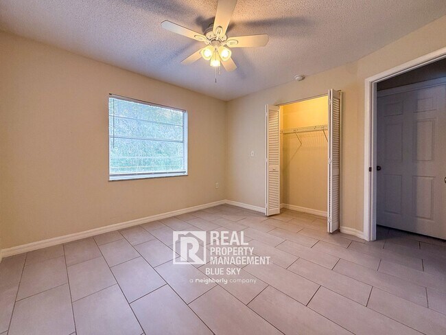 Building Photo - 4719 Silver Cir