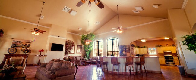 Building Photo - Amazing 3 Bedroom Home in Gated Community!