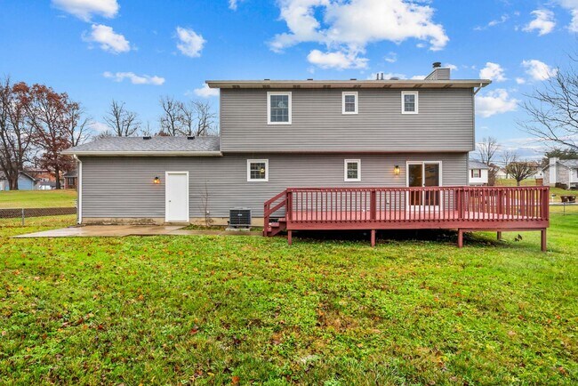 Building Photo - 215 Darrell Dr