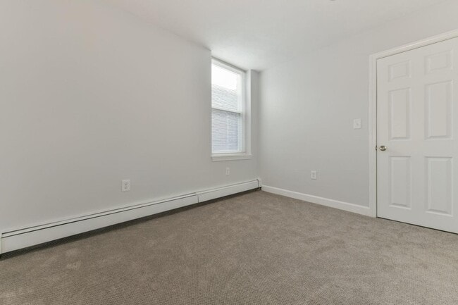 Building Photo - 237 Chestnut St