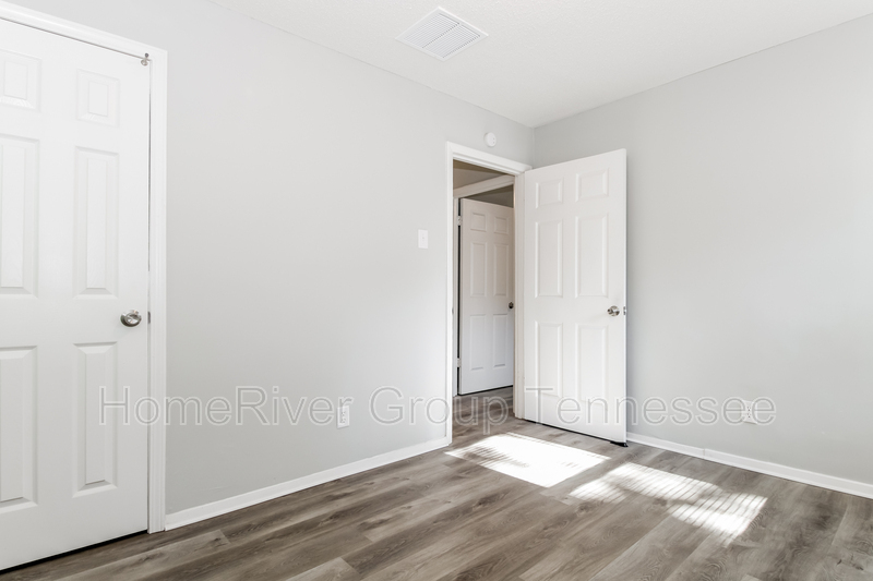 Building Photo - 4113 Willowview Ave