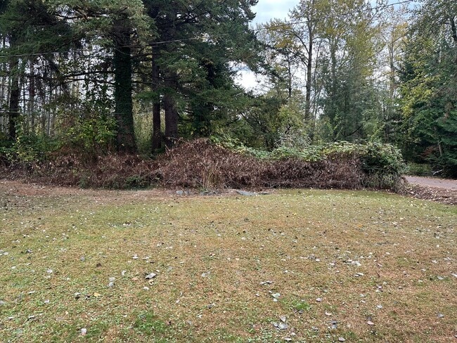 Building Photo - Affordable 3bdrm/1 bath home with storage ...