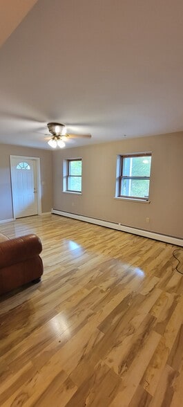 Building Photo - 112 Tyler Dr