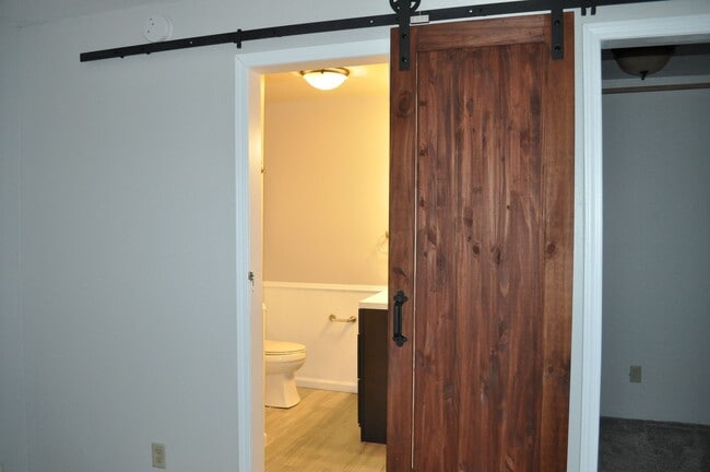 Building Photo - Goregeous 4 Bed 2.5 Bath Home in East Grand Forks! Move in Ready!