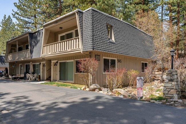 Building Photo - Incline Village: Condo - 2 Bedrooms, 1 Bathroom, Remodeled