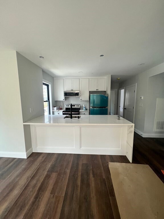 Building Photo - 25 Atkins St