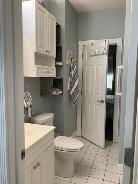 Building Photo - 4173 Hibiscus Dr