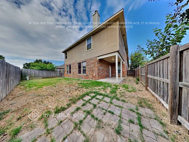 Building Photo - 10804 Middleglen Rd