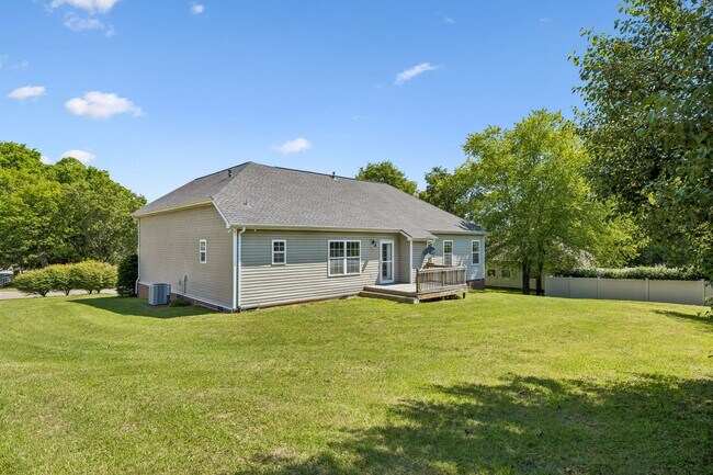 Building Photo - 2601 Danbury Cir