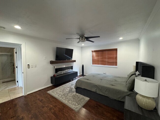 Building Photo - Fully Furnished/Unfurnished Condo for Rent...
