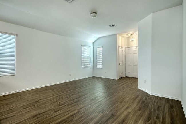 Building Photo - 241 Majestic Cedar Ct