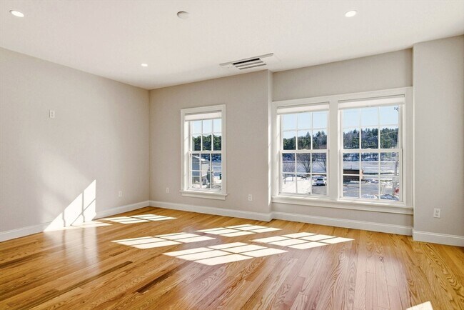 Building Photo - 13 Merrimac St