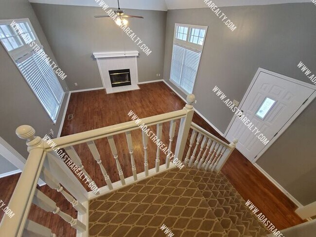 Building Photo - Gorgeous Blue Valley Home-Available NOW!!