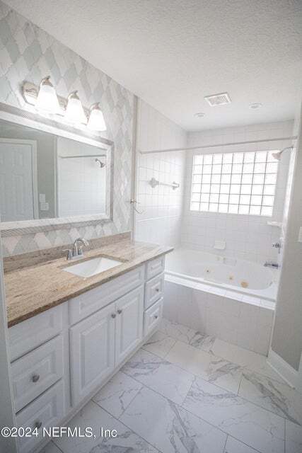 Building Photo - 3839 Union Pacific Dr W