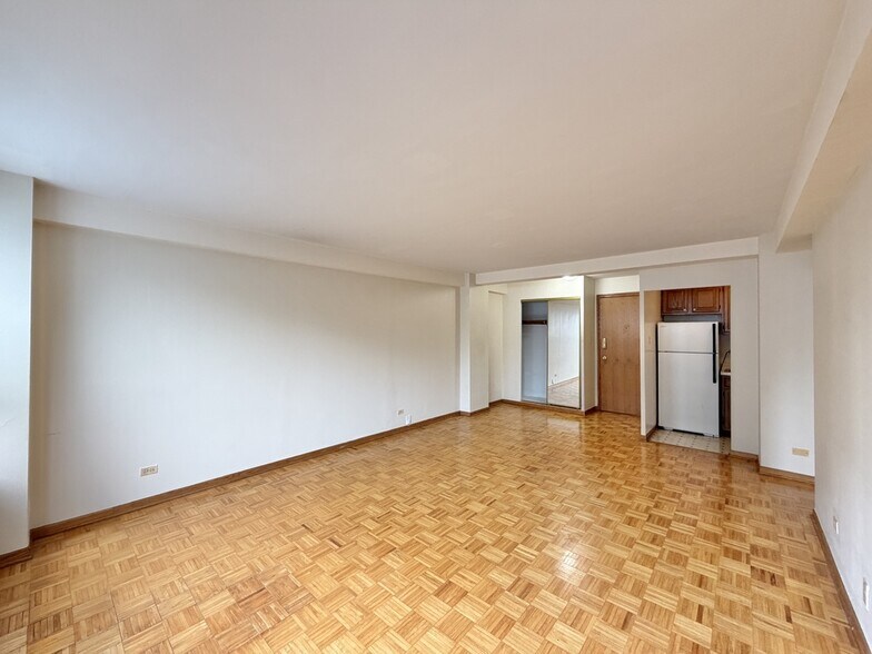 Building Photo - 4180 N Marine Dr