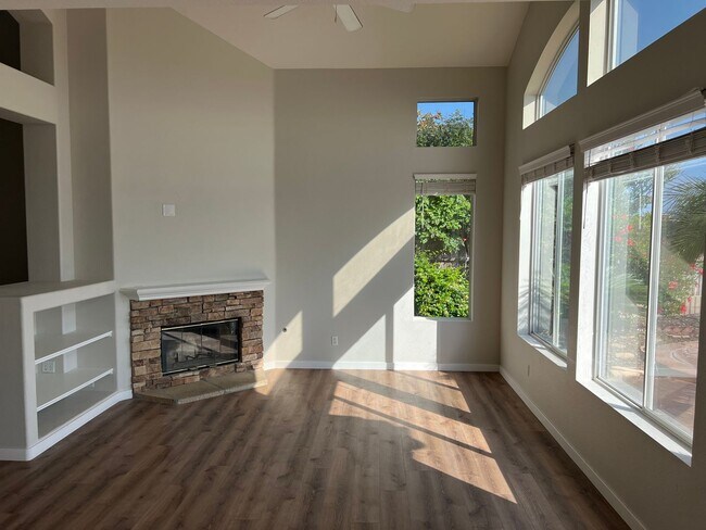 Building Photo - Beautiful home in gated community of Marbr...