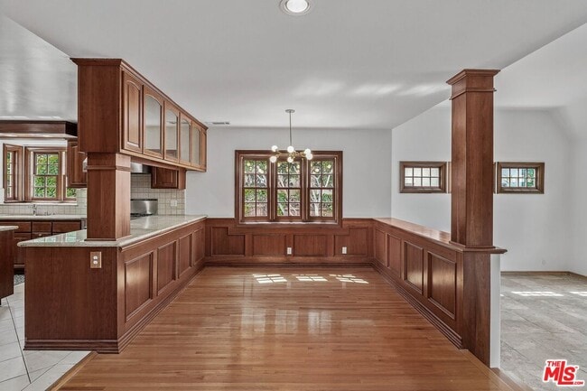 Building Photo - 424 12th St