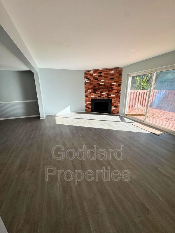 Building Photo - 7326 Mossy Brink Ct