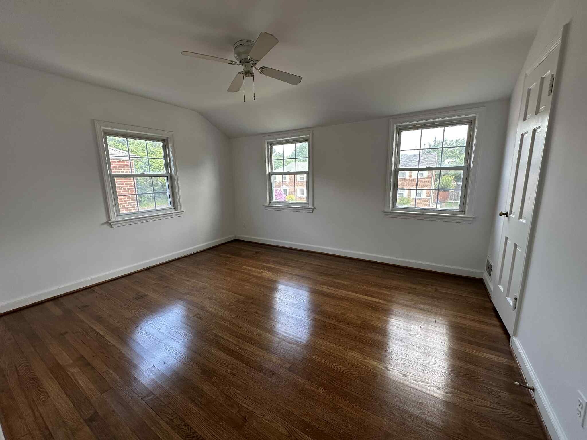 Building Photo - 3722 3rd St S