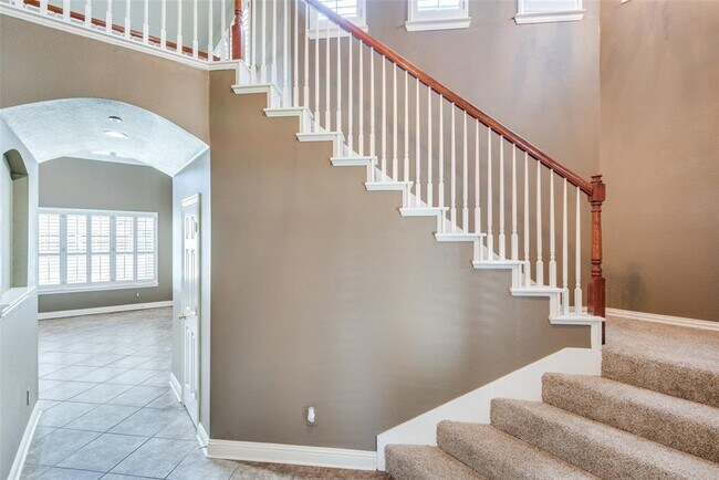 Building Photo - 452 Richmond St