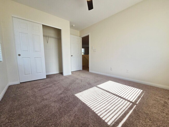 Building Photo - Spacious 4 Bed Home with Loft & 3-Car Garage
