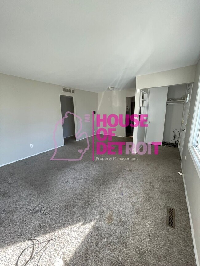 Building Photo - 21900 Coolidge