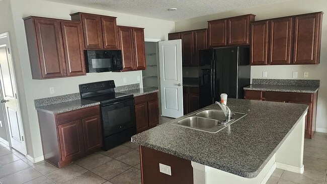Building Photo - 108 Cascade Bend Dr
