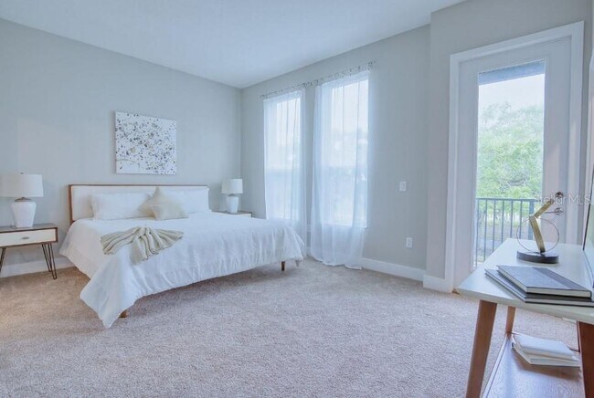 Building Photo - 2108 Broome St