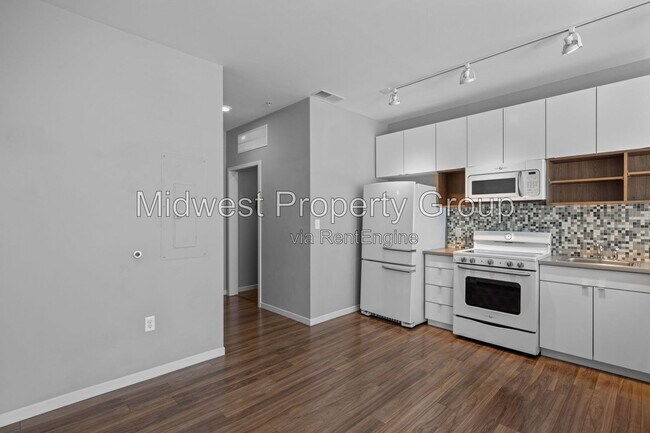 Building Photo - 4100 Lindell Blvd