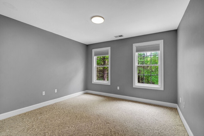 Building Photo - 244 Watch Hill Rd