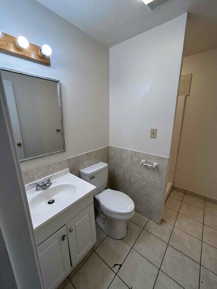 Building Photo - 3276 Main St