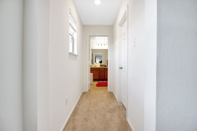 Building Photo - 668 Bailey Park Dr
