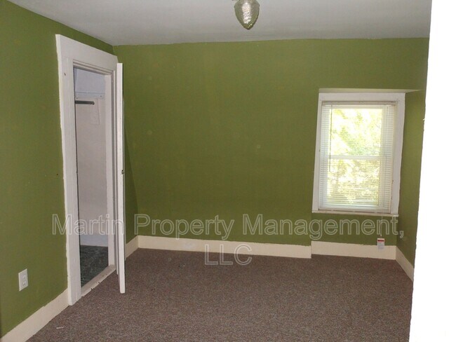 Building Photo - 9 Guinan St