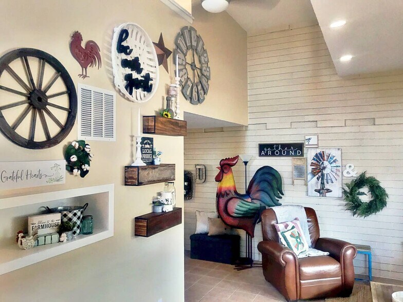 Building Photo - 13016 Constitution Ave NE