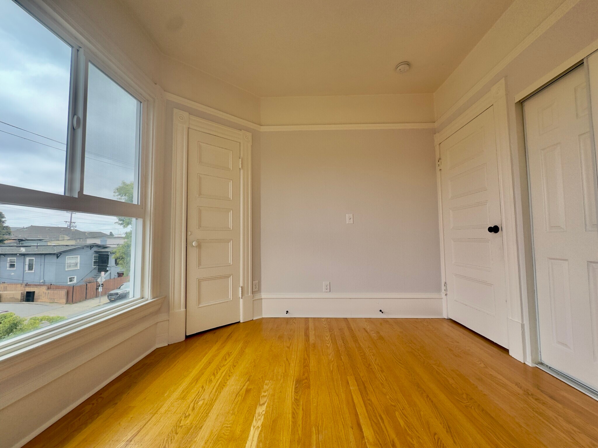 Building Photo - 716 37th St