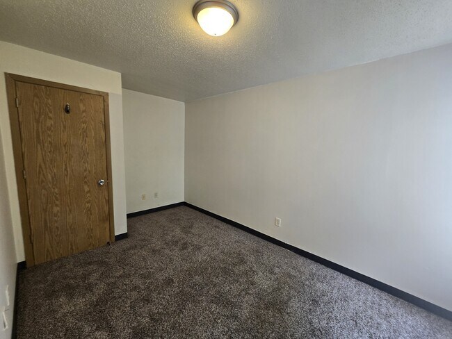 Building Photo - 60 Miller Ave SW