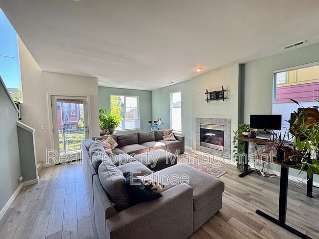 Primary Photo - 1327 159th Pl SW