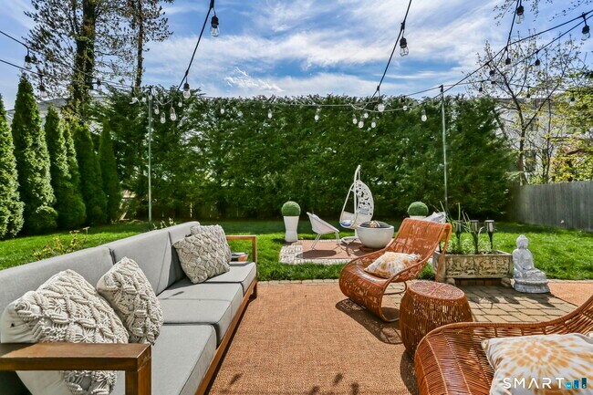 Building Photo - 228 Eastlawn St