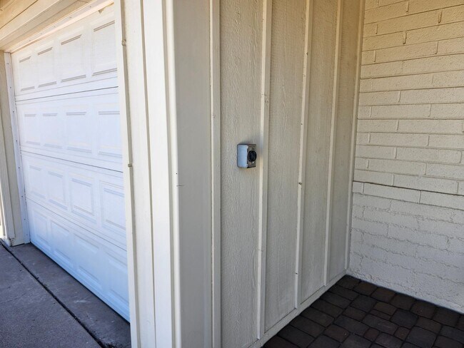 Building Photo - 7225 E Villa Way