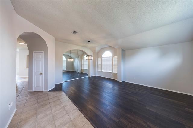 Building Photo - 10403 Joy Dr