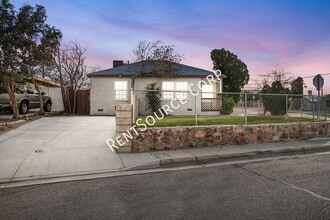 Building Photo - 1040 Flora St