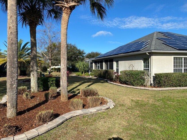 Building Photo - Spectacular and Luxurious Turnkey ANNUAL or SEASONAL Lease in The Village of Bridgeport