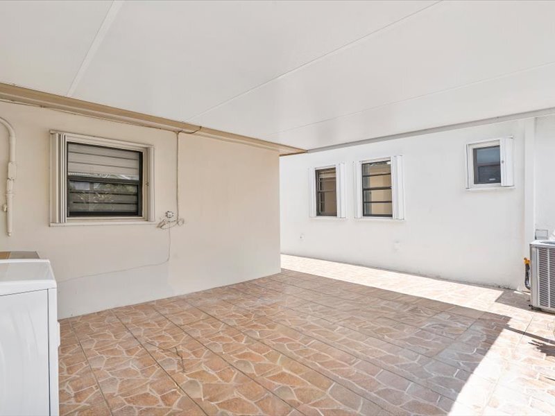 Backyard Space - 6470 SW 38th St