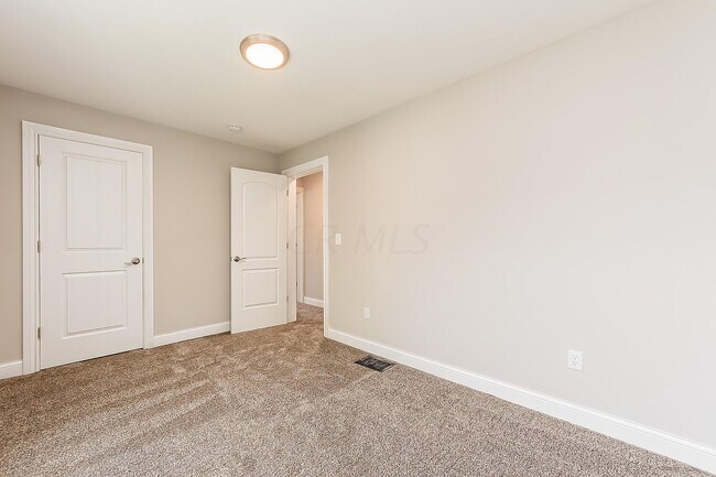 Building Photo - 917 Lockbourne Rd
