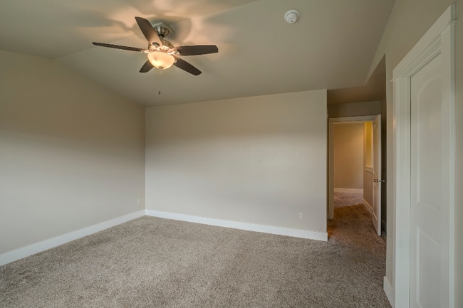 Building Photo - 979 Twin Lakes Ave