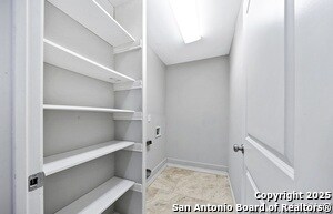 Building Photo - 205 Royal Dr