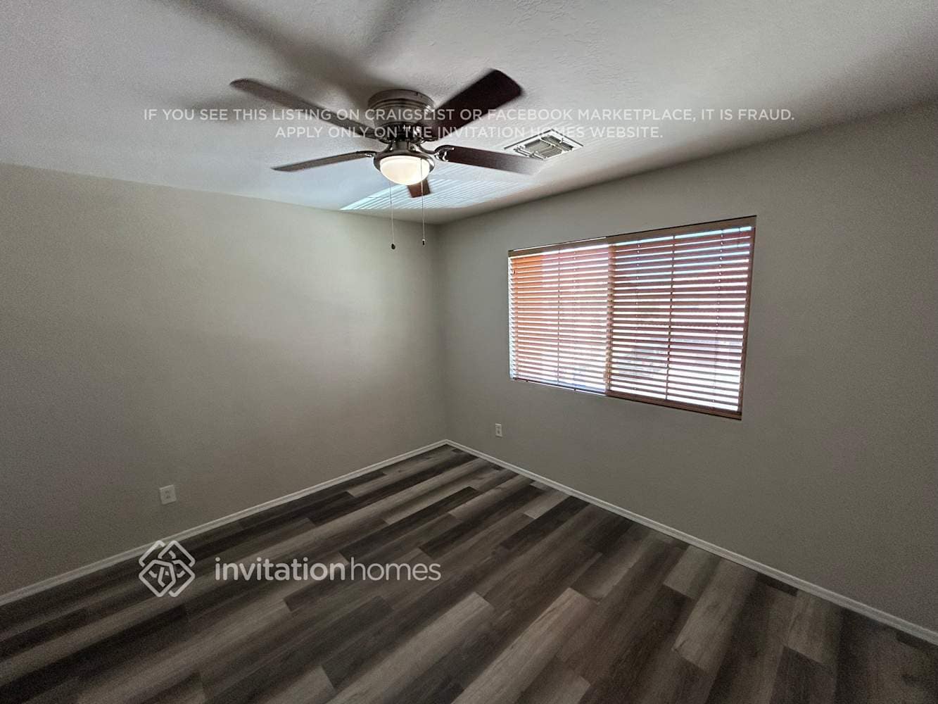 Building Photo - 3115 W Pleasant Ln