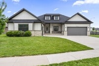 Building Photo - Beautiful 3 Bedroom Home w/ Flex Room!