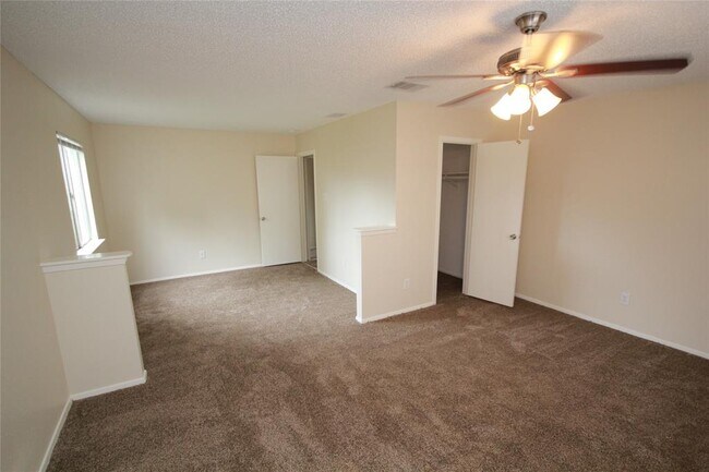 Building Photo - 2314 Townhall Ln