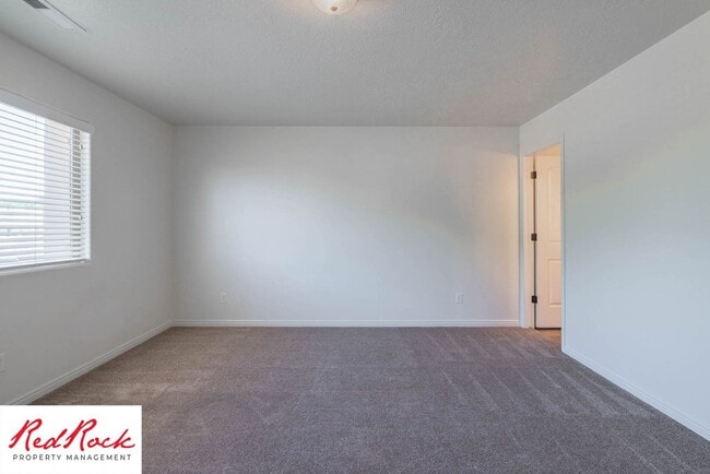 Building Photo - 2801 E 450 N